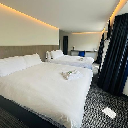My Motel Glasgow Airport Пейзли Екстериор снимка