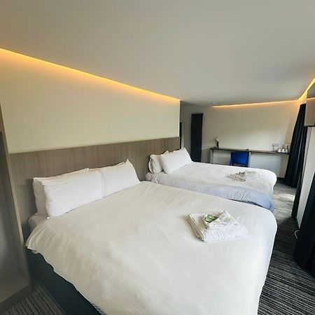 My Motel Glasgow Airport Пейзли Екстериор снимка