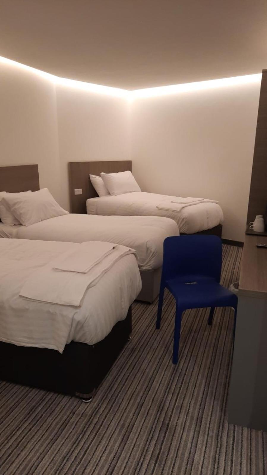 My Motel Glasgow Airport Пейзли Екстериор снимка