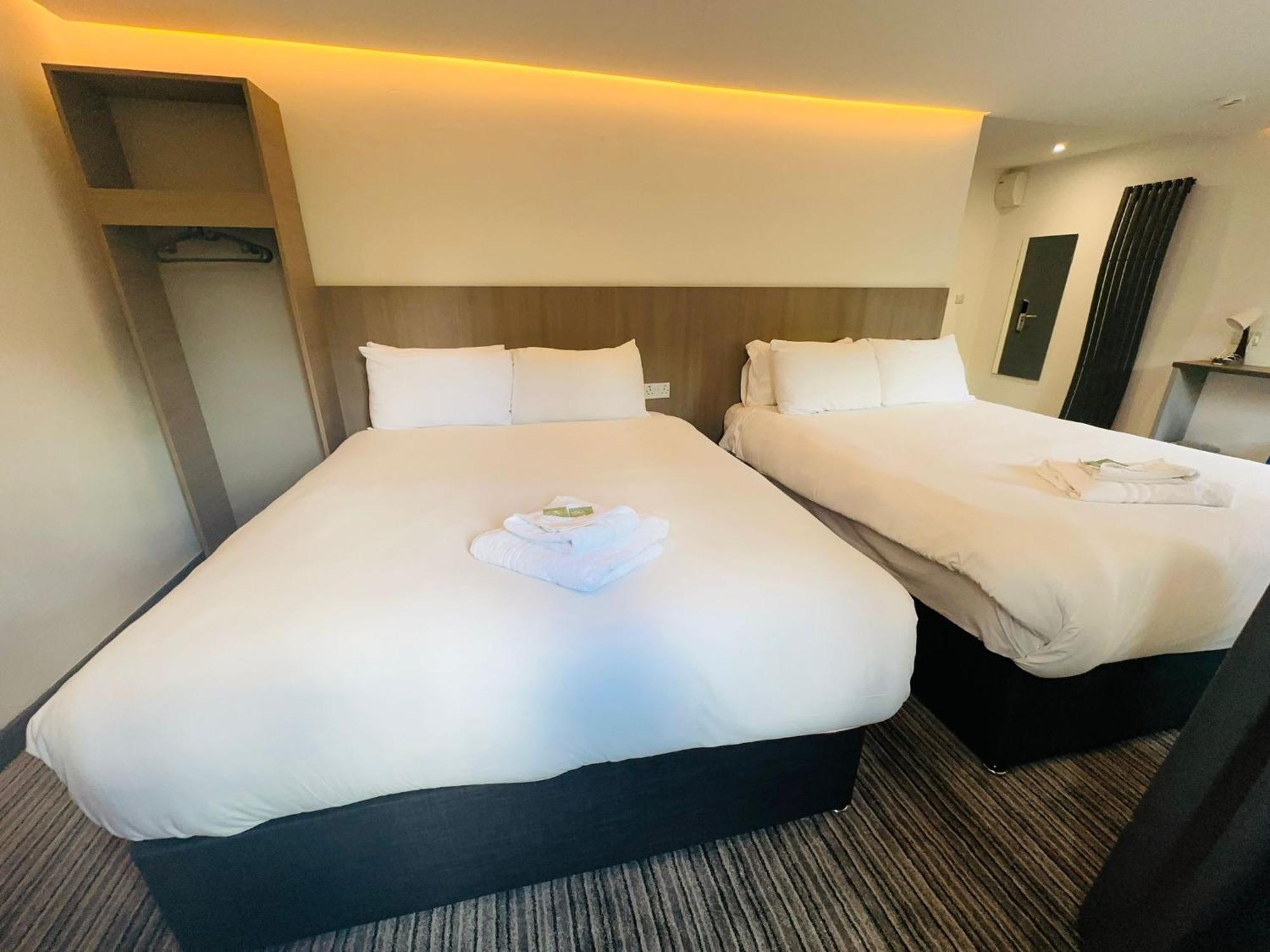 My Motel Glasgow Airport Пейзли Екстериор снимка