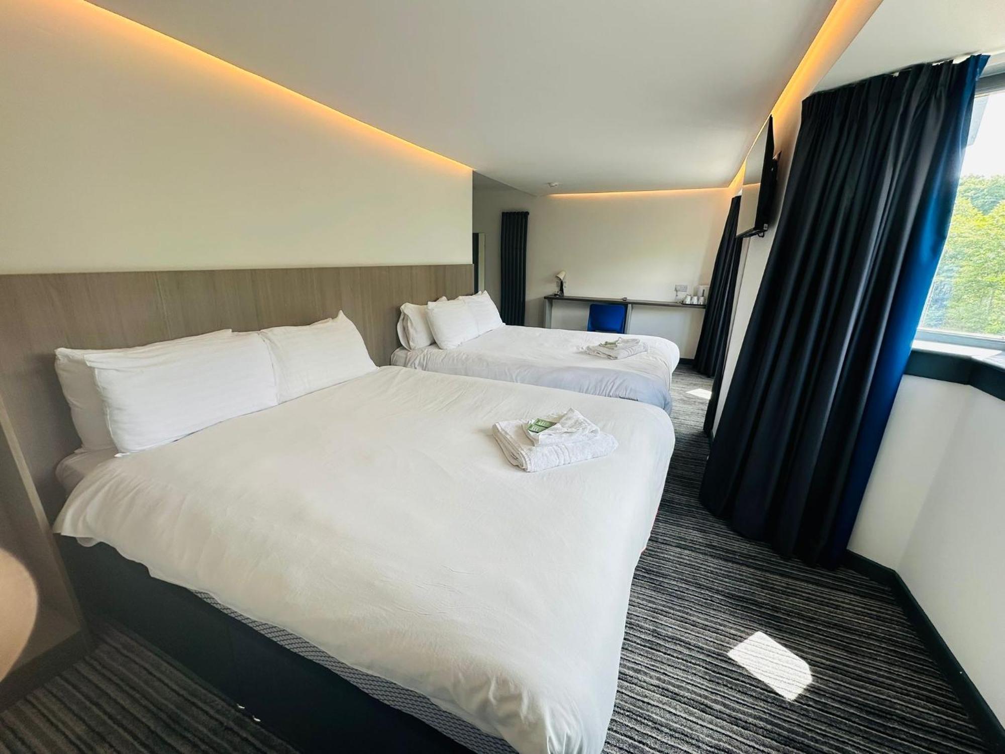 My Motel Glasgow Airport Пейзли Екстериор снимка